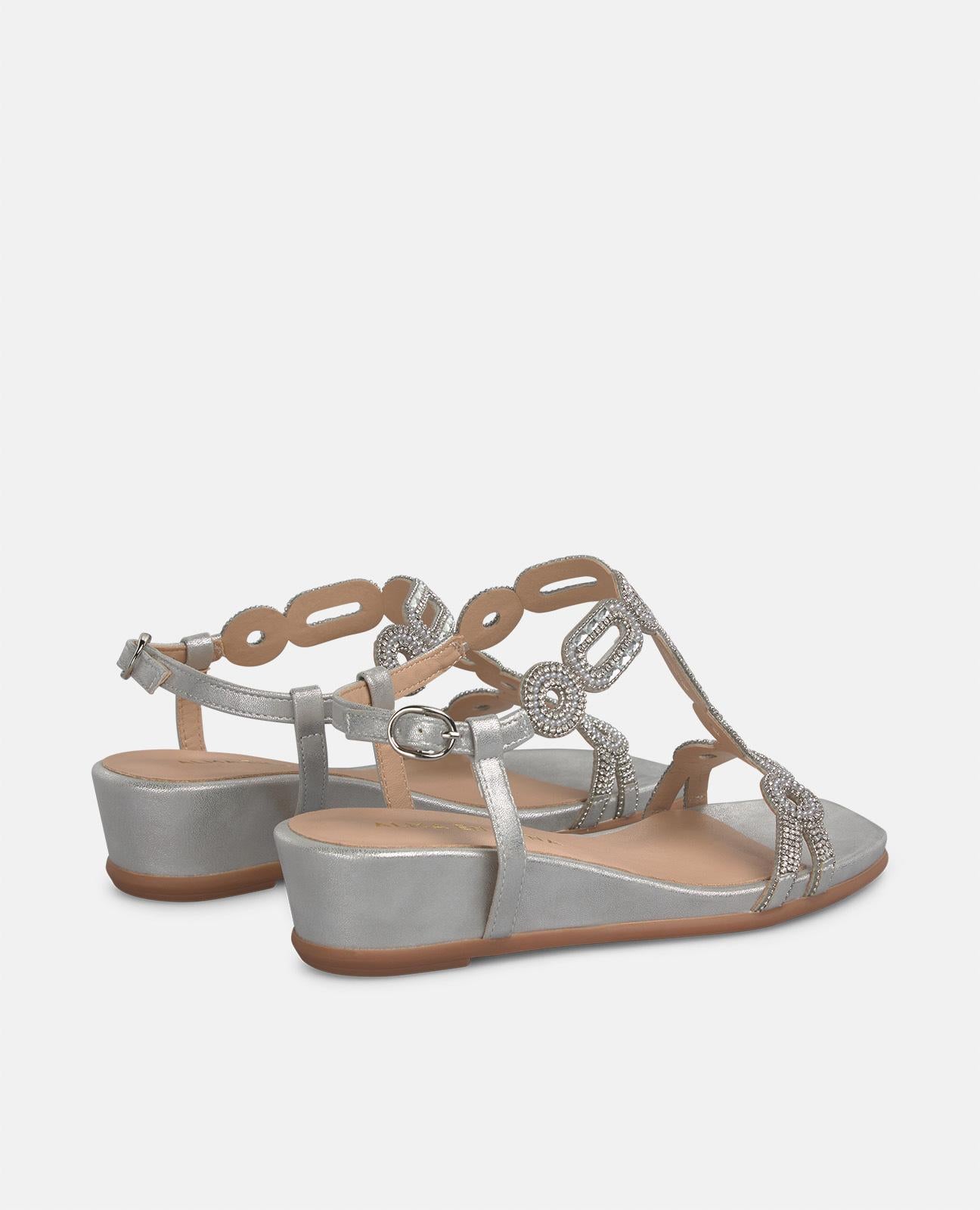 alma-en-pena-low-wedge-sandal-with-rhinestones-keilsandale-4-5-cm-in-silber image 3