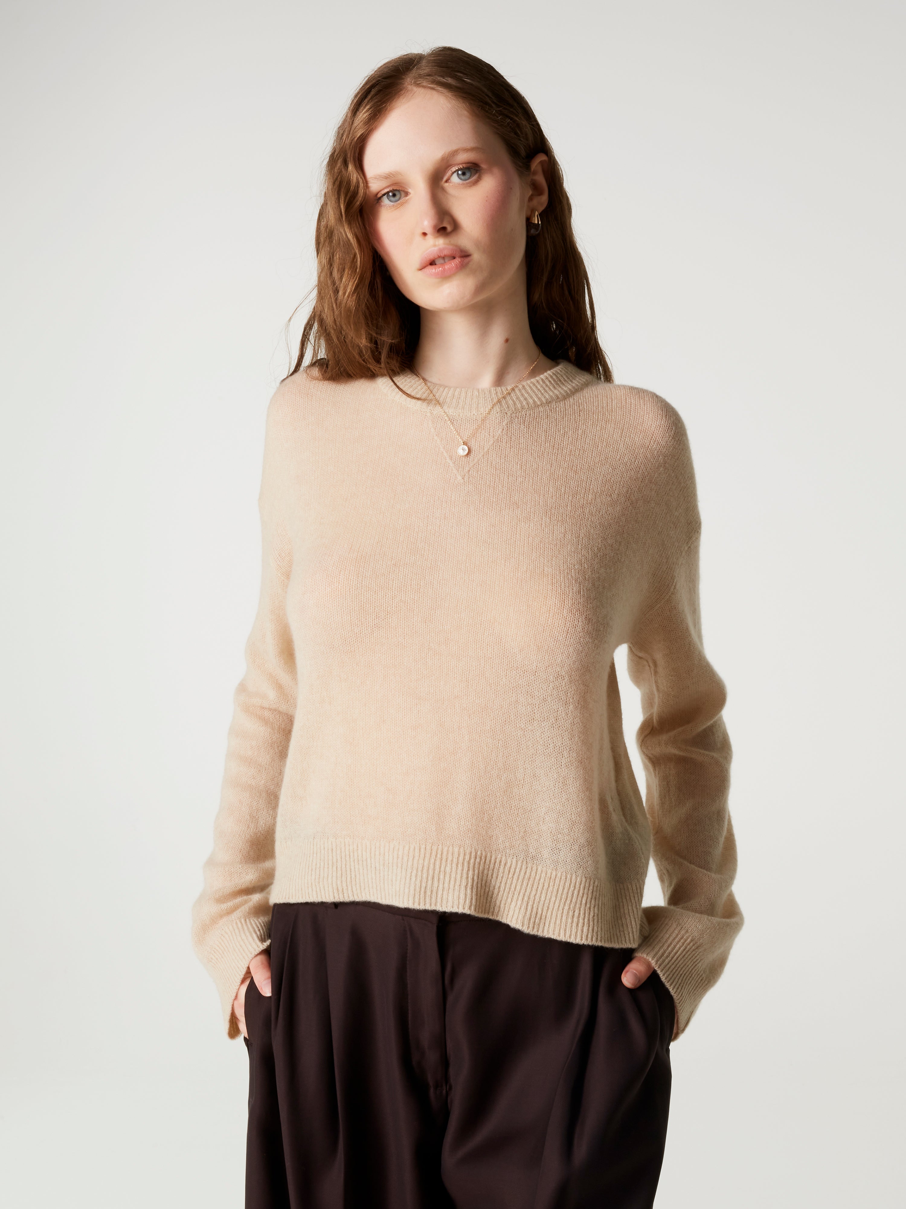 absolut-alma-pullover-aus-leichtem-kaschmir-beige-rundhals image 2