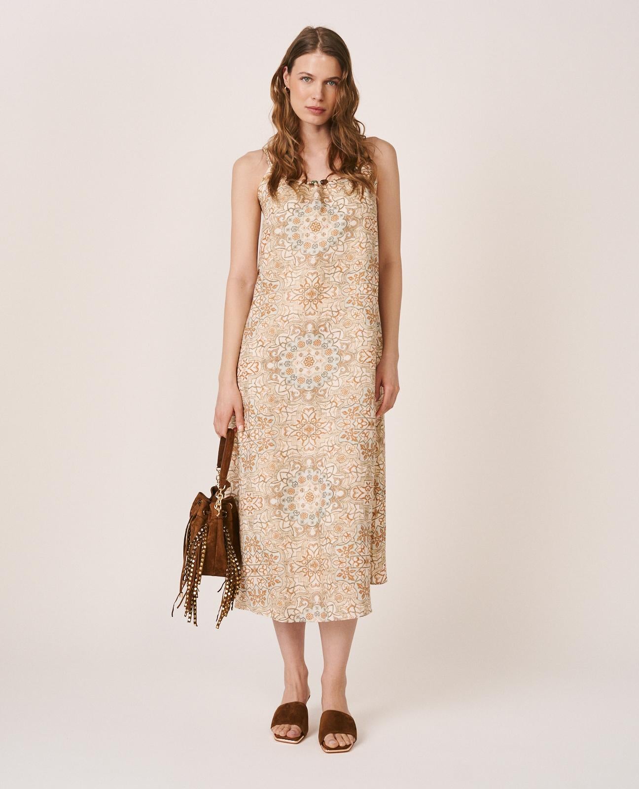 alma-en-pena-midikleid-mit-print-braun image 2