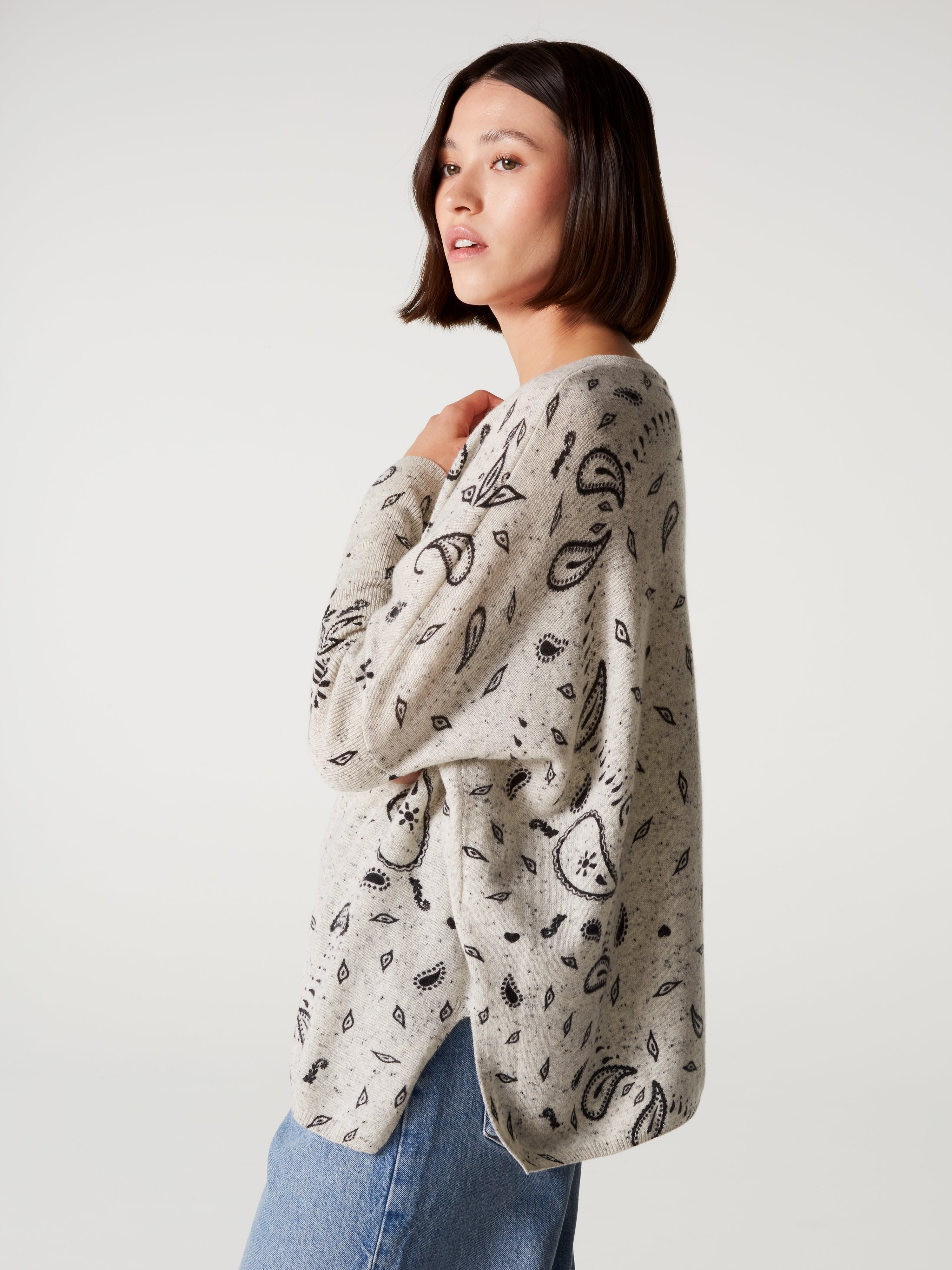 absolut-camille-poncho-pullover-damen-kaschmir-v-ausschnitt-bandana-print image 3