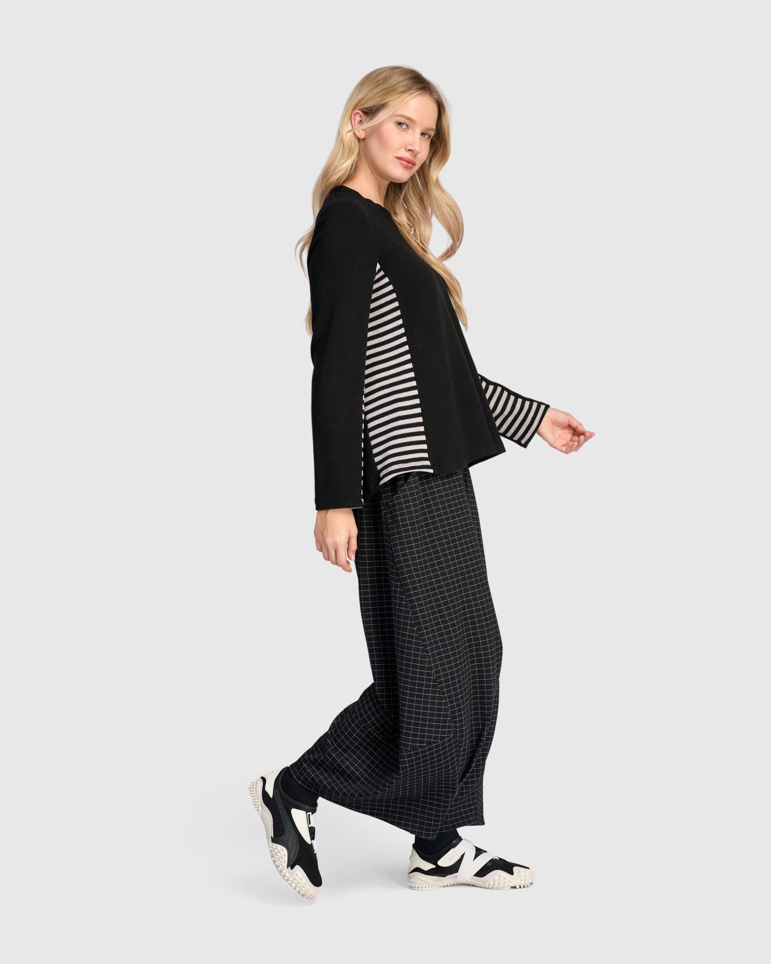 alembika-urban-peek-top-langarmshirt-black-mix image 4