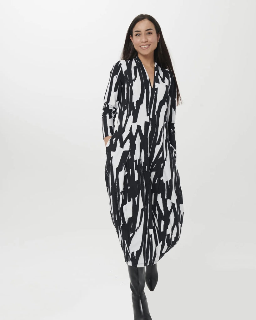 alembika-cyber-cocoon-kleid-brush image 1