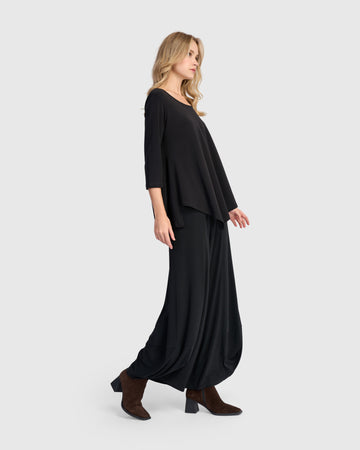 alembika-essential-slinky-point-hem-top-damen-top-schwarz image 2