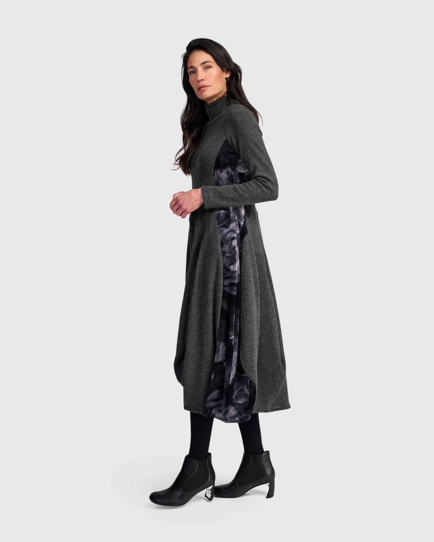 alembika-orris-cocoon-kleid-carbon image 3
