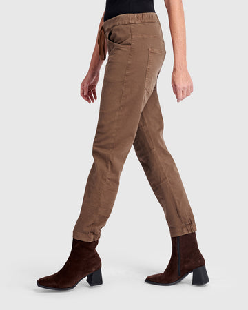 alembika-weekend-boyfriend-jogger-jeans-camel image 3