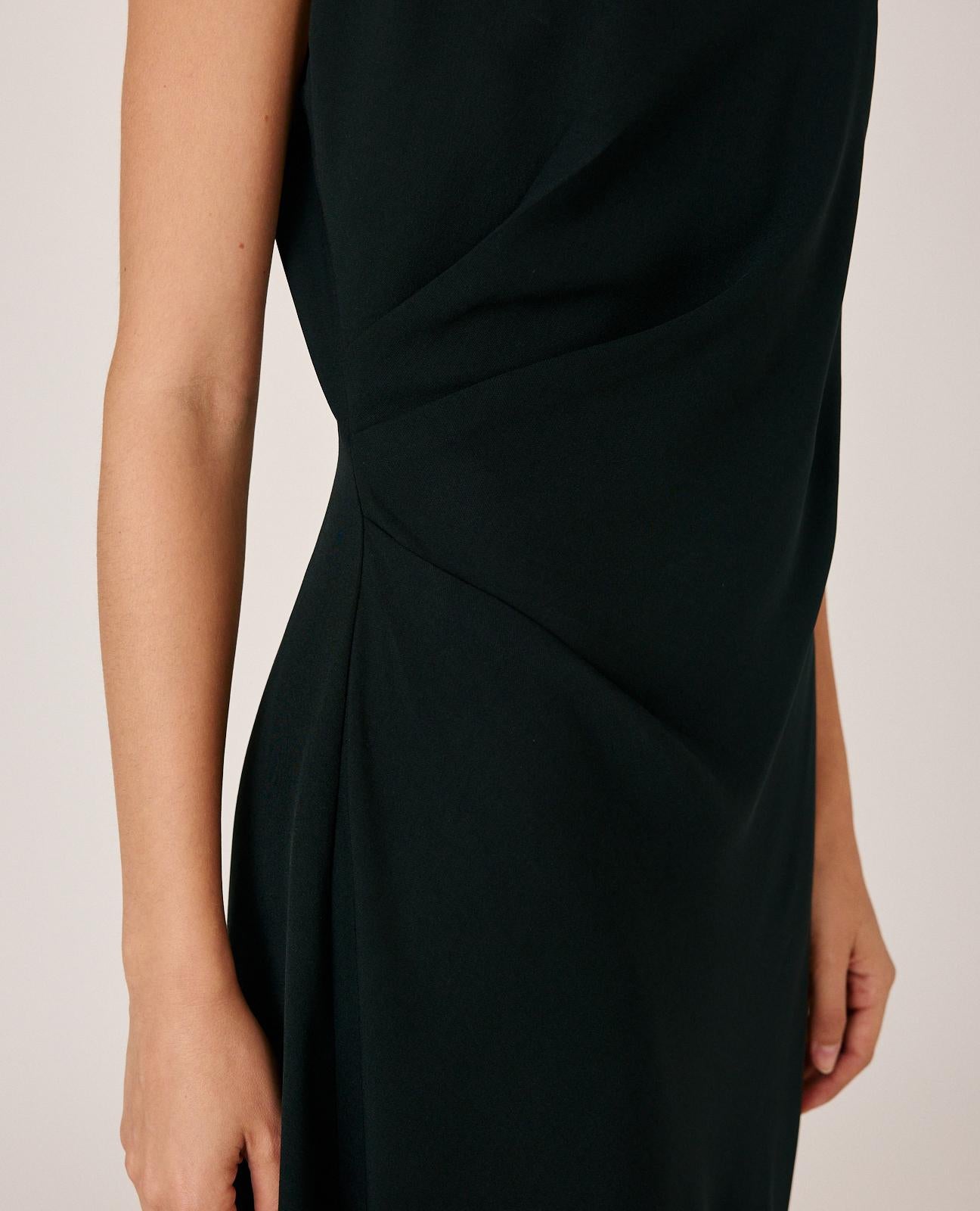 alma-en-pena-flowing-long-crepe-dress-langes-abendkleid-schwarz-drapierung image 5