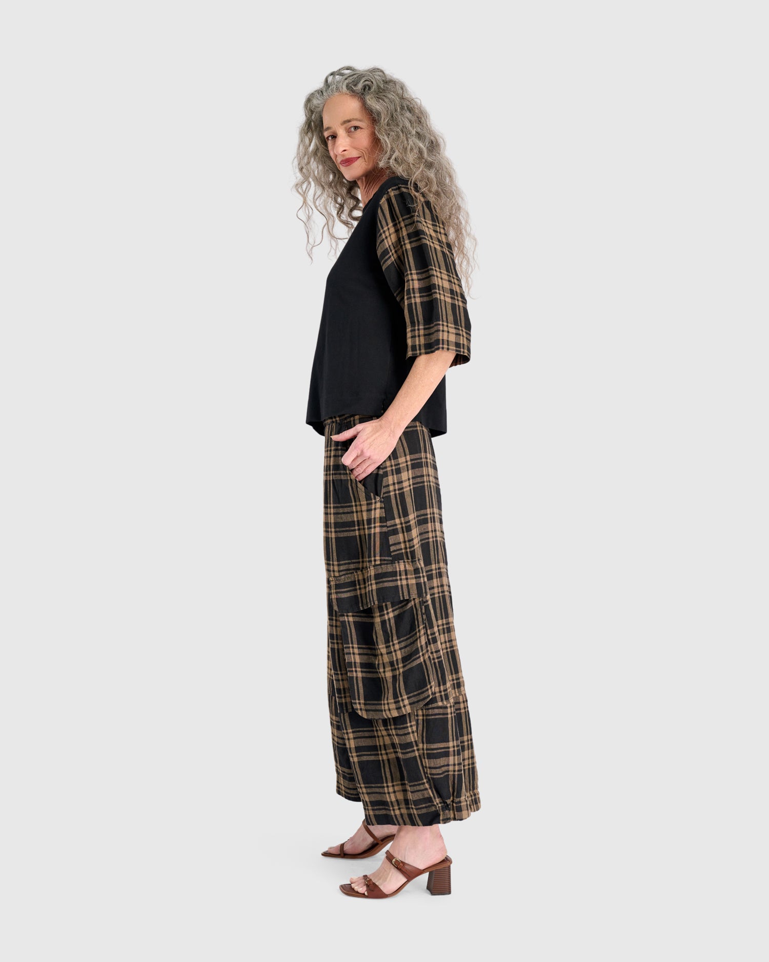 alembika-vetiver-mix-material-top-schwarz-sepia image 4