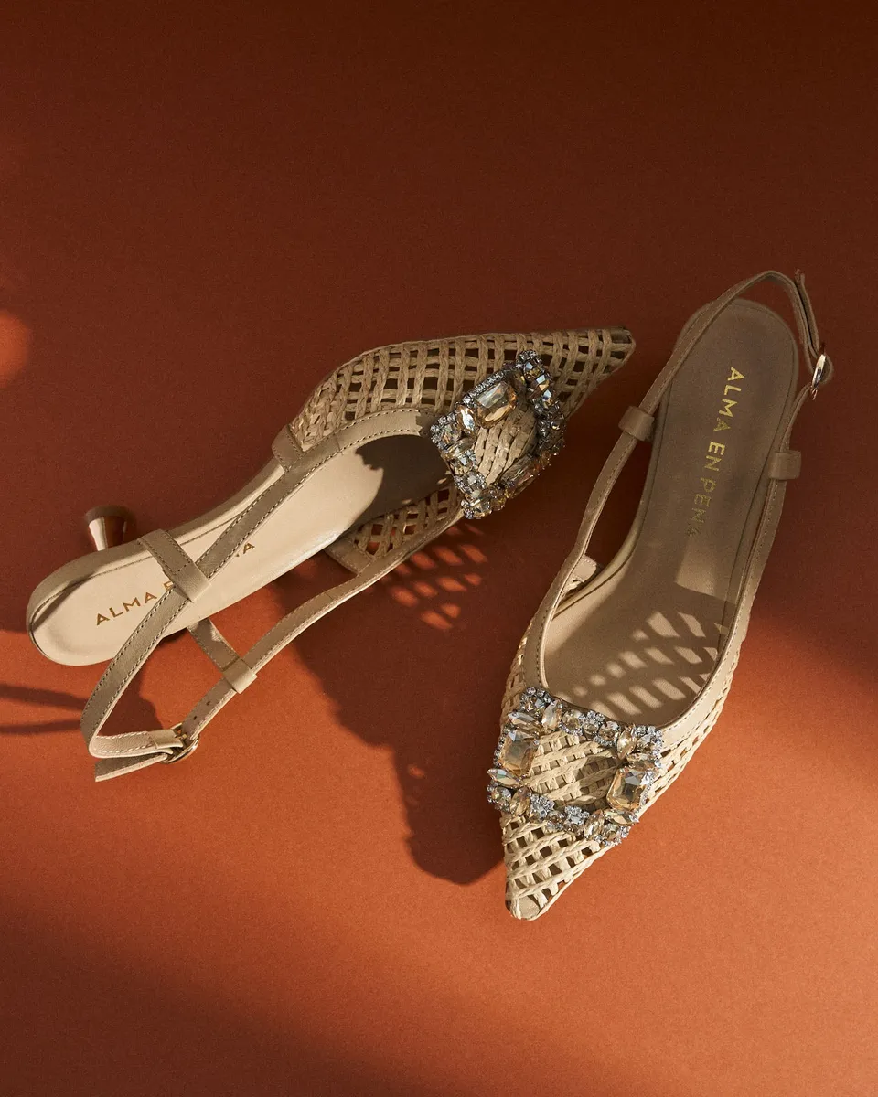 alma-en-pena-mini-raffia-slingpumps-sand-4-5-cm-kittenabsatz image 1