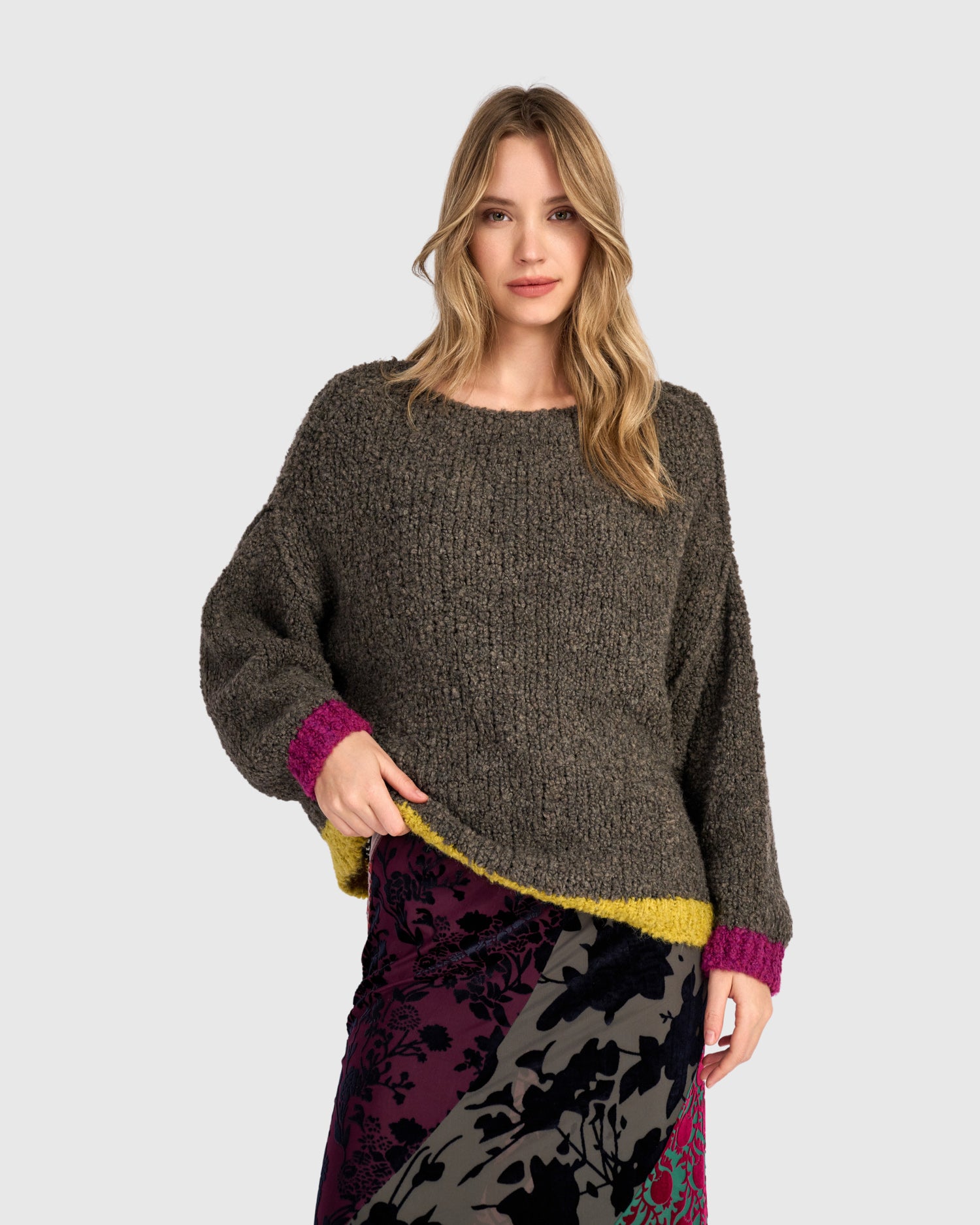 alembika-riff-boucle-sweater-truffle-pullover image 2
