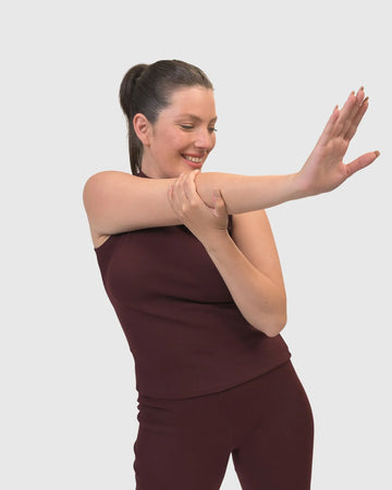 alembika-asana-high-neck-top-wine image 2