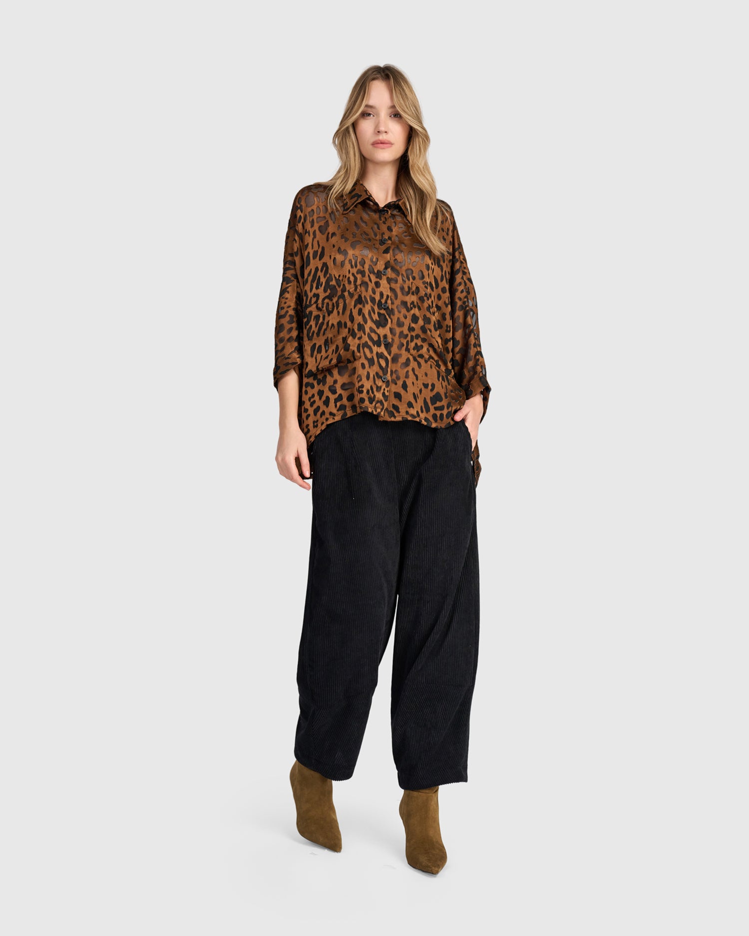 alembika-bodhi-draped-bluse-cognac-leopard image 6
