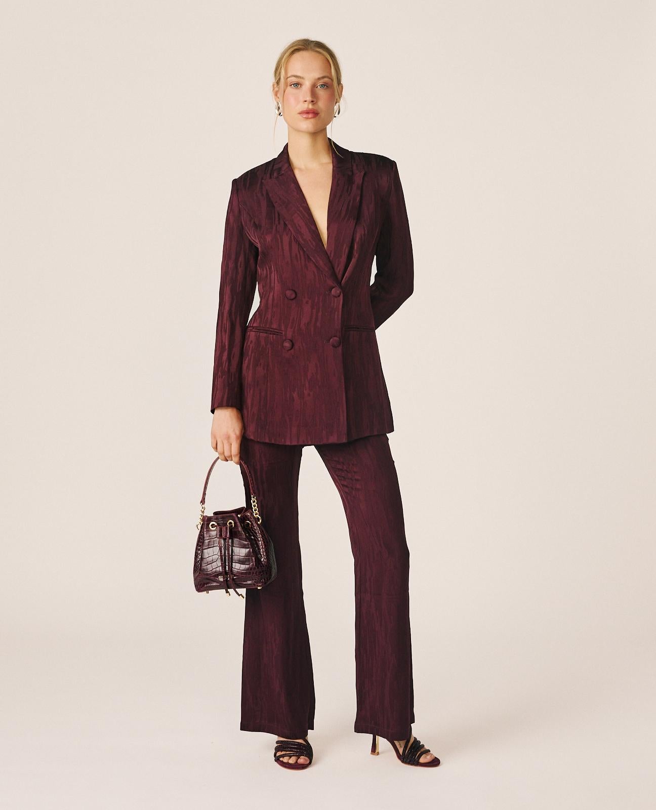 alma-en-pena-jacquard-flare-hose-bordeaux-high-waist-schlaghose image 2