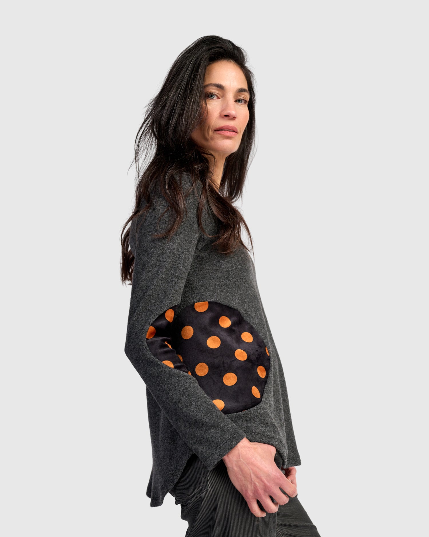 alembika-lottie-v-neck-top-carbon-dots image 3