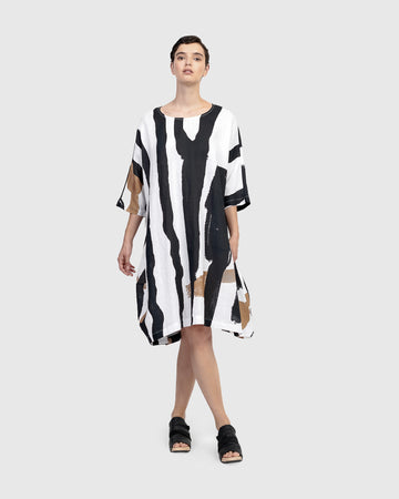 alembika-urban-amsterdam-oversized-dress-zebra-kleid image 3