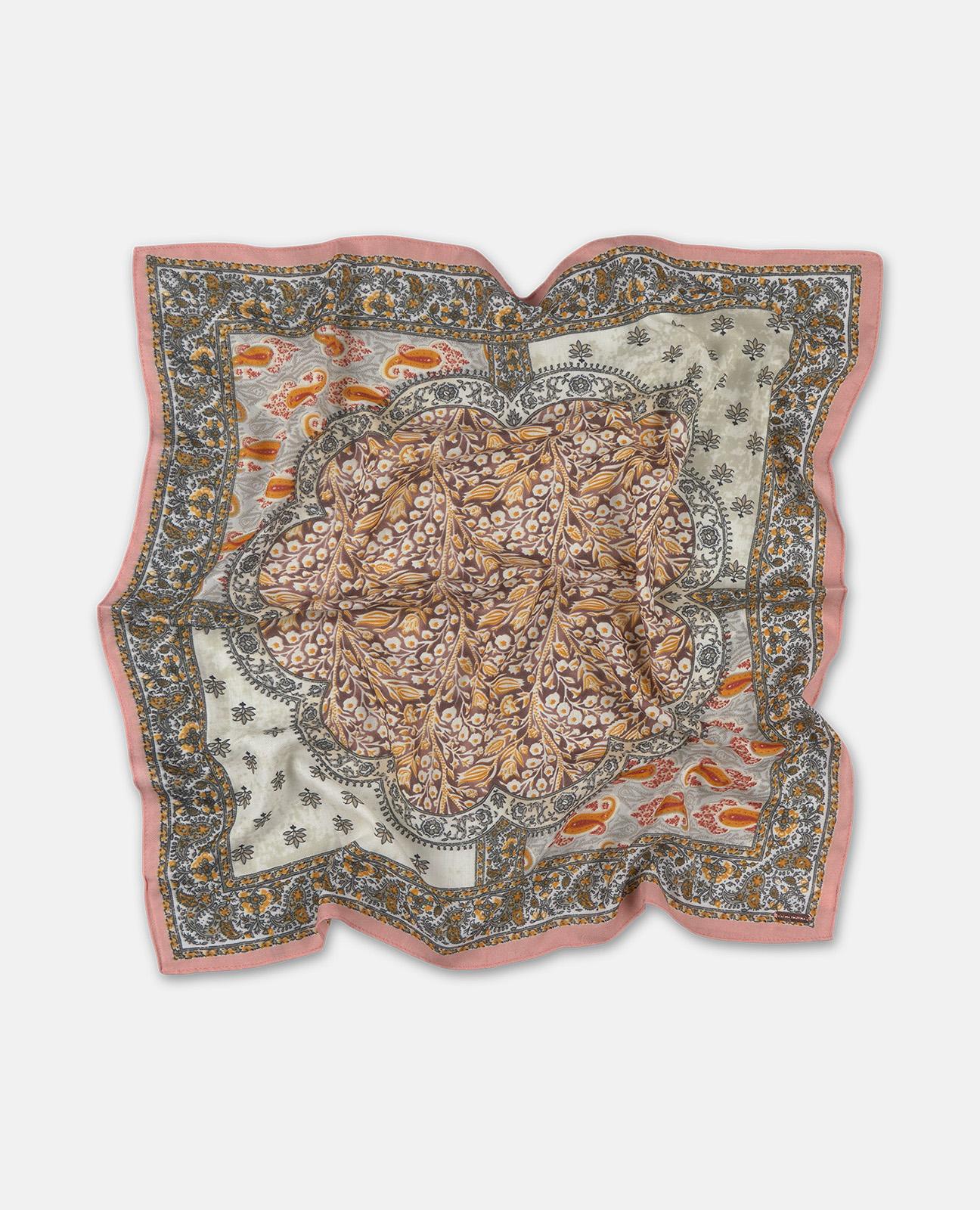 alma-en-pena-tuch-quadratisch-multicolor-paisley-camel image 3