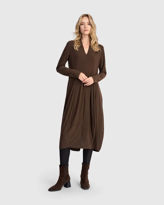 alembika-essential-slinky-cocoon-dress-sepia-midi-kleid image 1