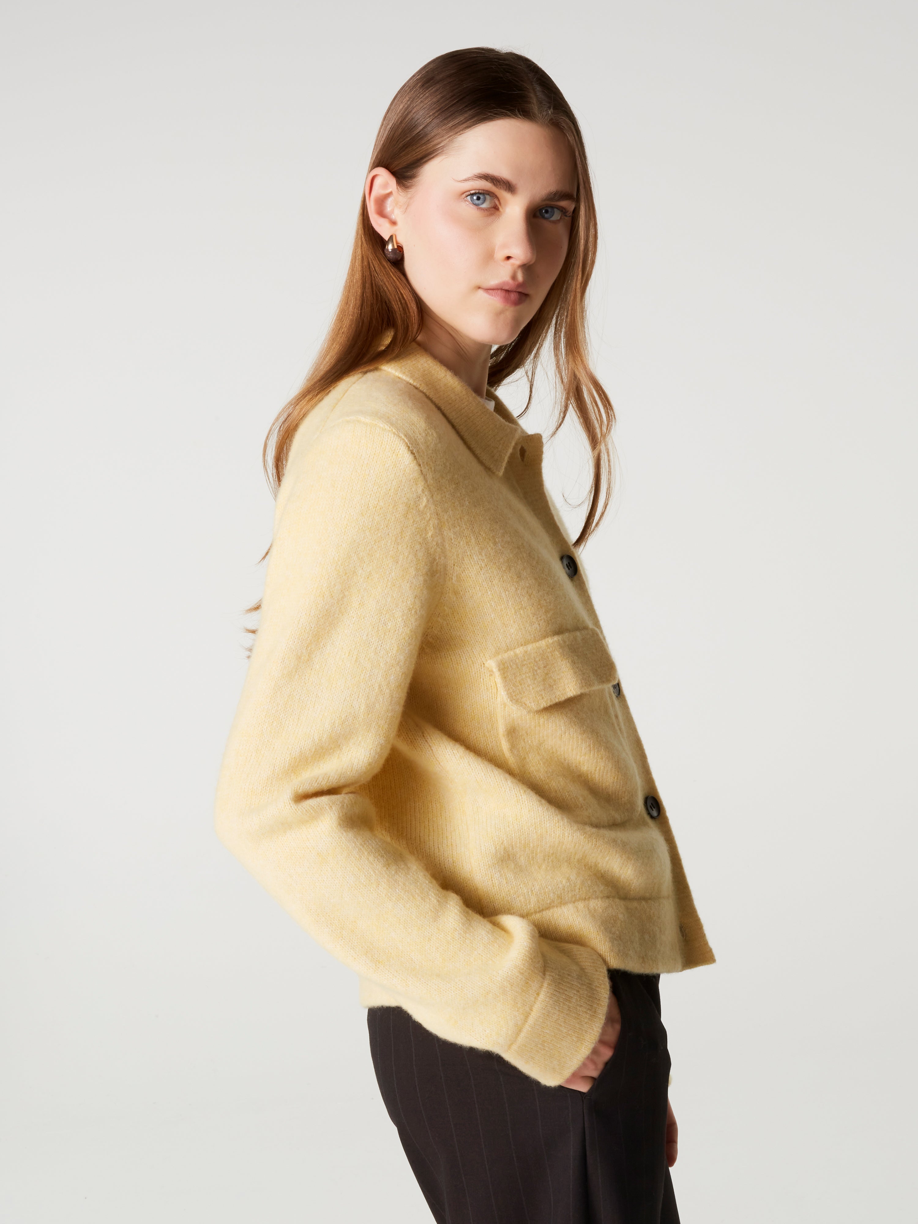 absolut-maiwen-wolljacke-damen-hellgelb-hemdkragen image 3