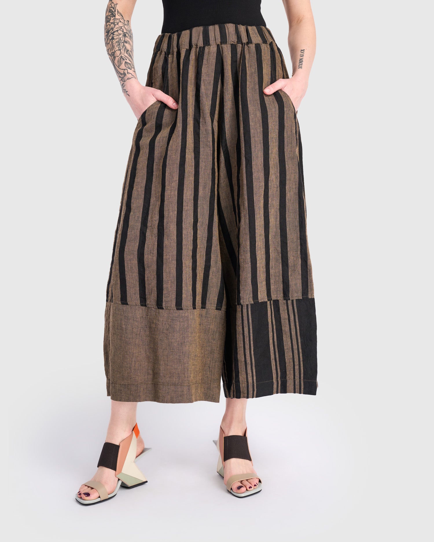 alembika-mesa-sp719t-leinenhose-wide-leg-sepia-black image 1