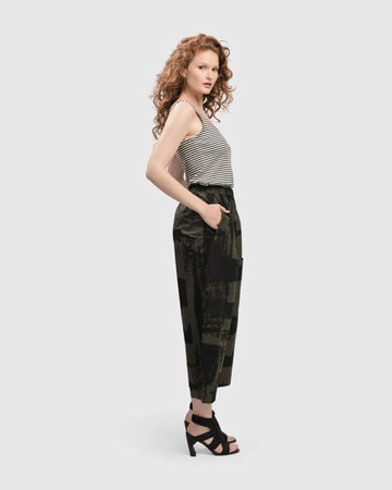 alembika-urban-origami-barrel-pants-khaki image 4