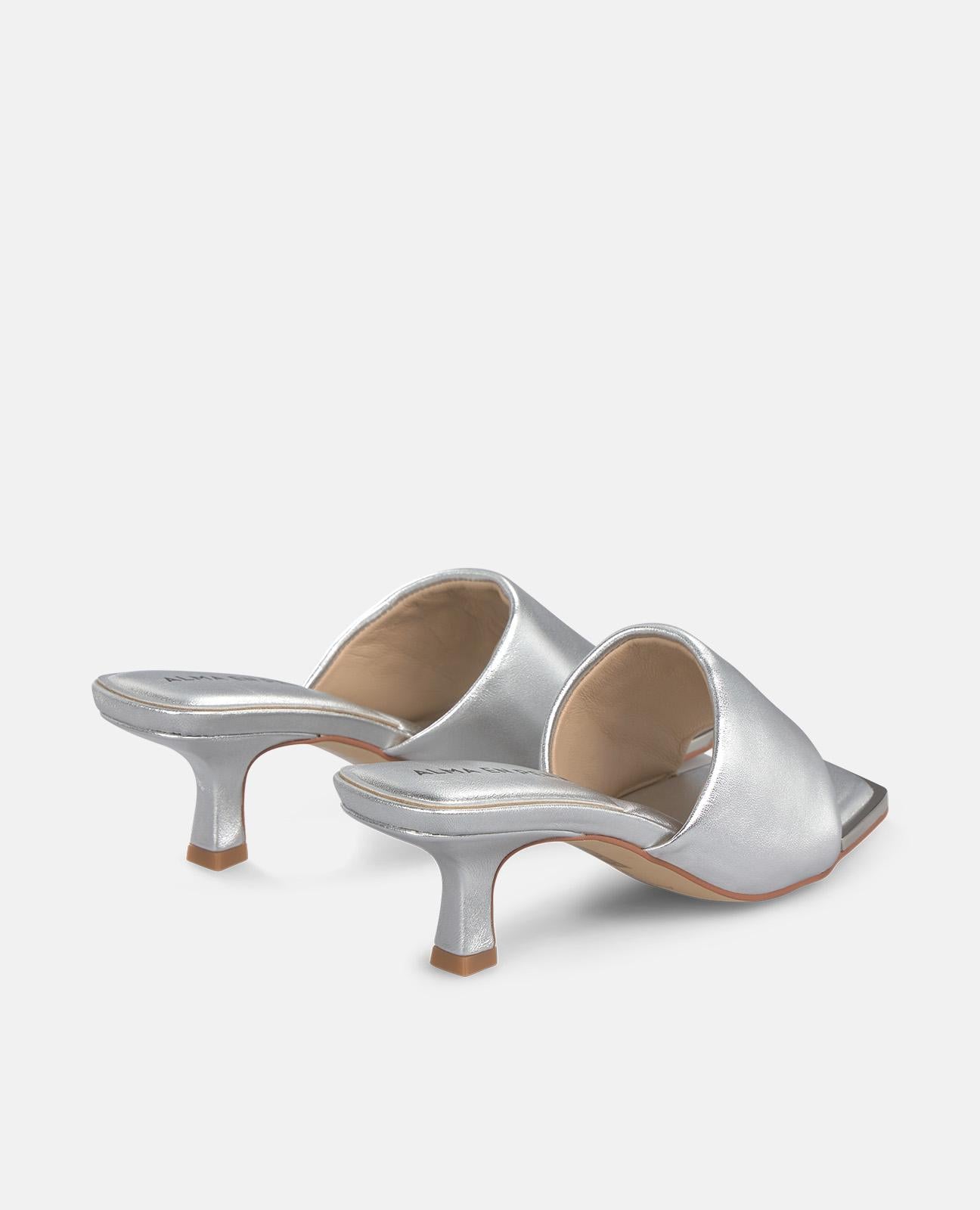 alma-en-pena-alfa-62847-riemchen-sandalette-metallic-silber-5-cm image 3