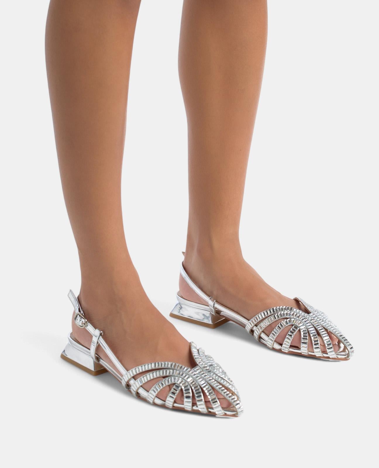 alma-en-pena-clogs-silber-mit-strass-flache-pantolette-spitze-kappe-2-cm image 7