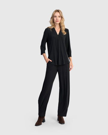 alembika-essential-slinky-v-neck-top-schwarz image 2