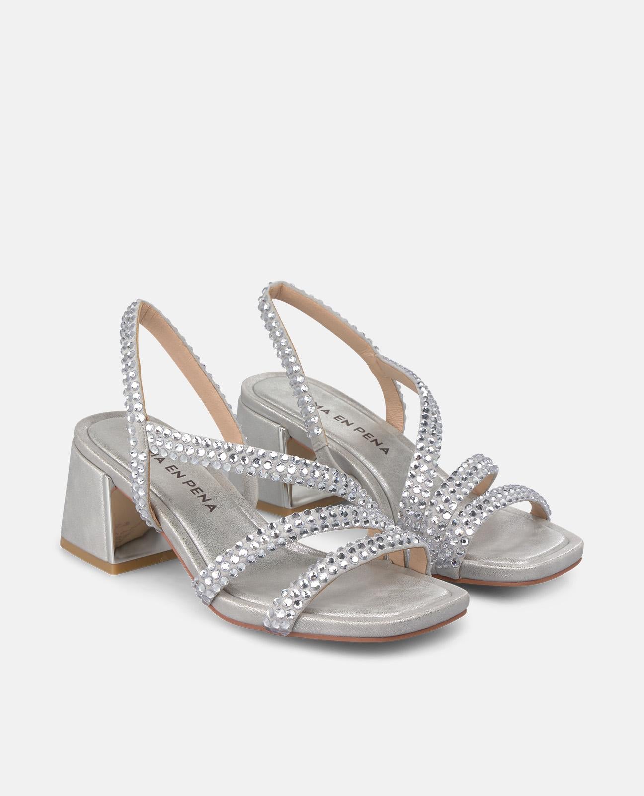 alma-en-pena-rhinestone-sandal-without-clasp-sandale-mit-strass-6-cm-in-silber image 2