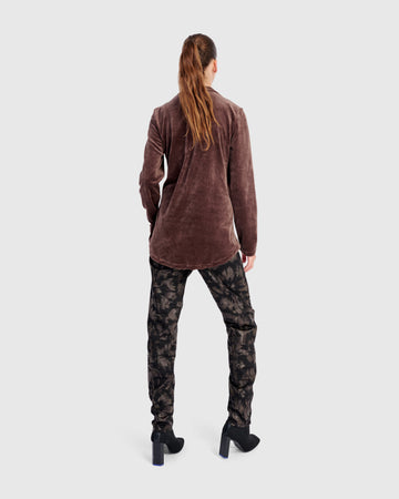 alembika-everyday-velvet-v-ausschnitt-top-sepia image 6
