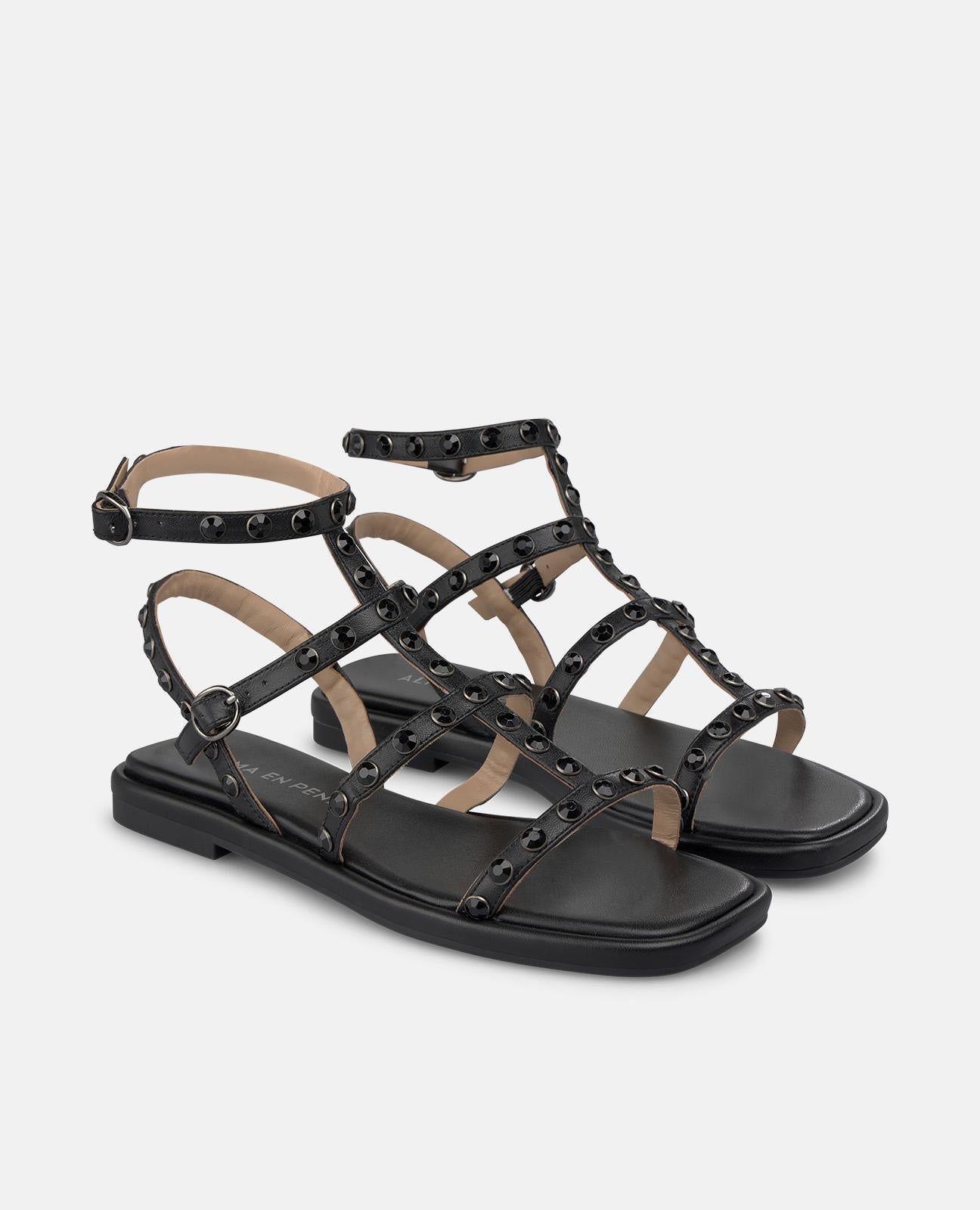 alma-en-pena-griechische-flachsandalen-schwarz-mit-nieten-1-cm-absatz image 2