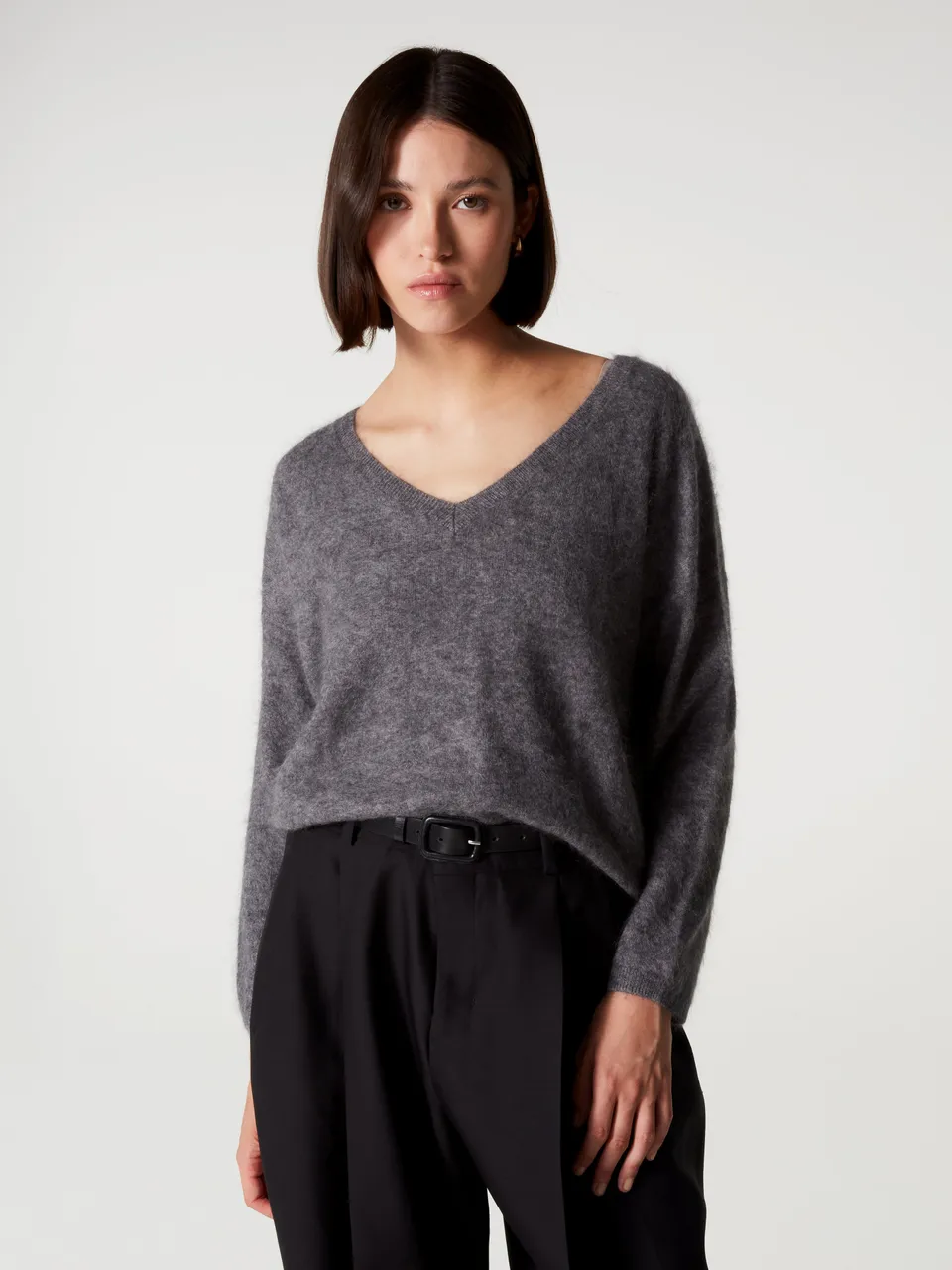 absolut-pull-soeli-kaschmirpullover-v-ausschnitt-oversize-grau image 1