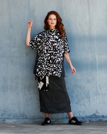 alembika-shortwave-pencil-skirt-mono image 2