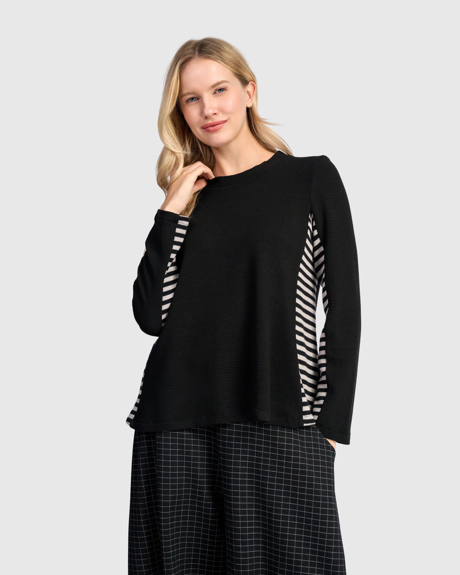 alembika-urban-peek-top-langarmshirt-black-mix image 2