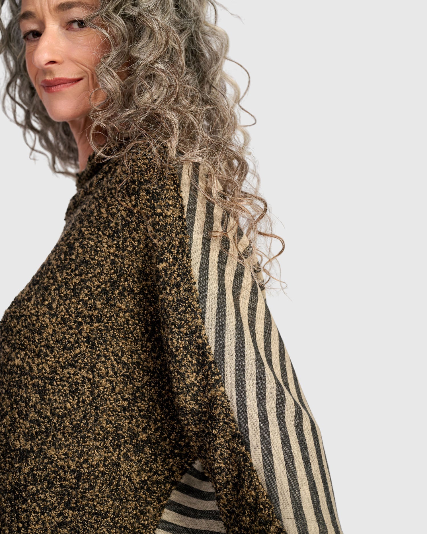 alembika-urban-jan-boucle-pullover-sweater-camel-melange image 3