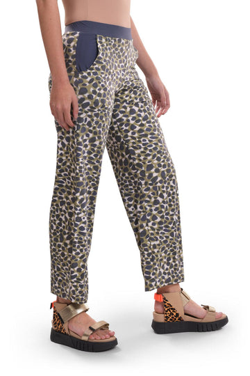 alembika-confetti-flow-pants-sage-sp134s-strickhose image 8