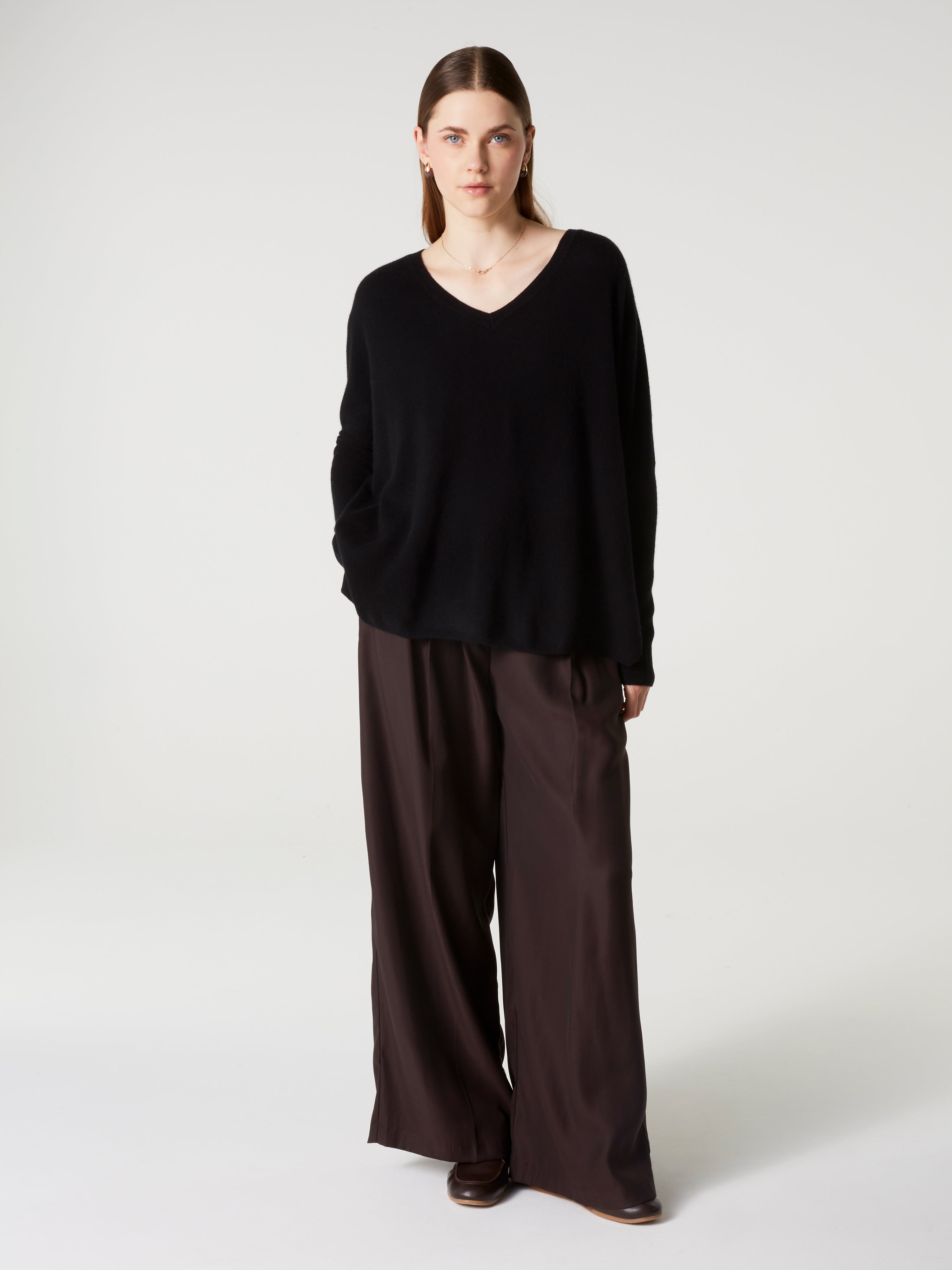 absolut-camille-damen-kaschmir-pull-poncho-mit-v-ausschnitt-schwarz image 2