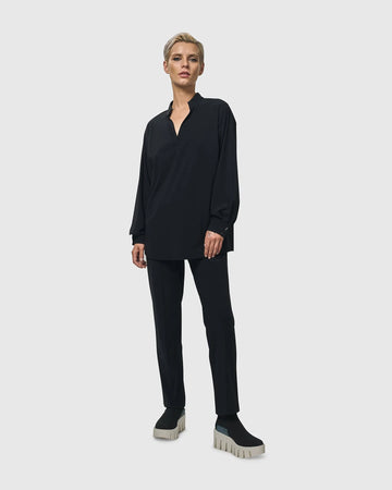alembika-trinity-v-neck-pullover-top-schwarz image 2