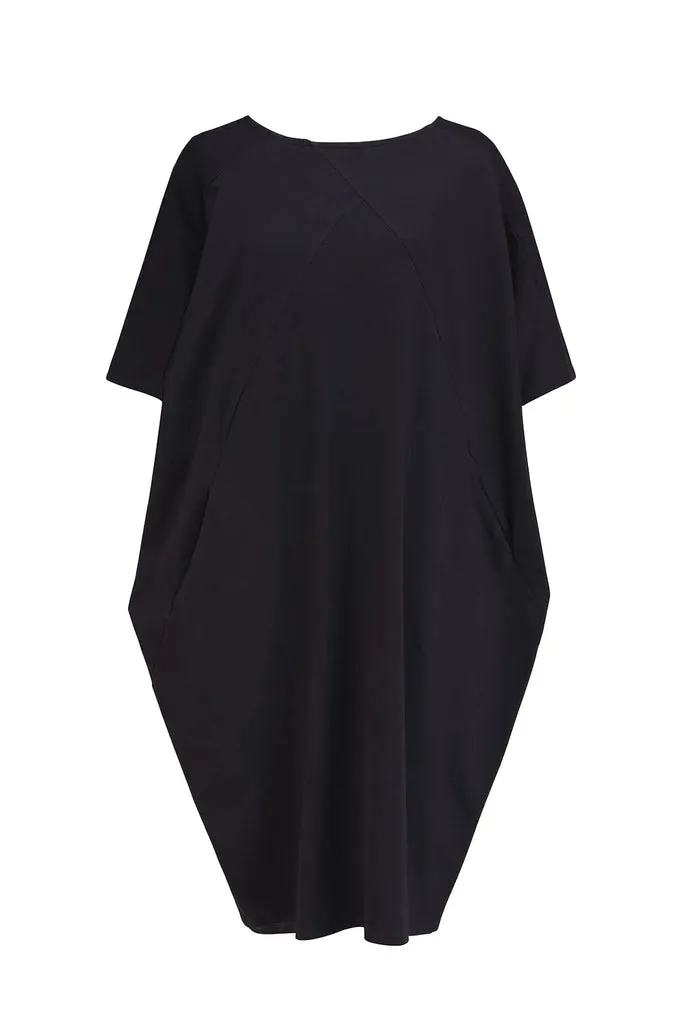 alembika-raglan-cocoon-kleid-schwarz image 1
