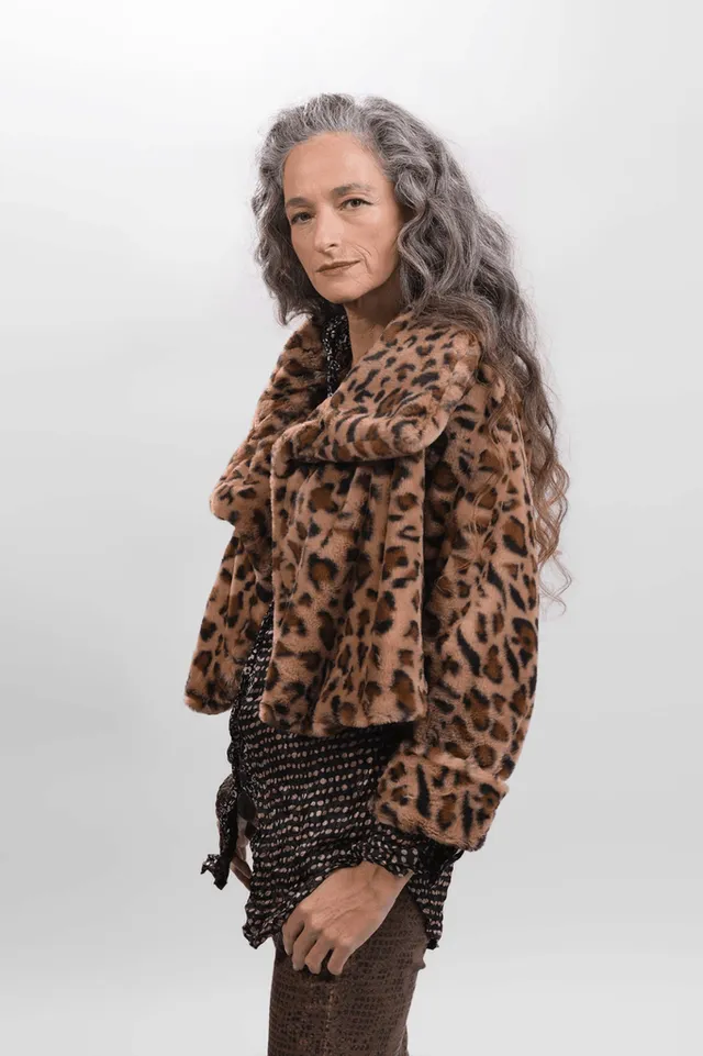 alembika-etosha-crop-jacke-cheetah-kunstfell-bolero-jacke image 1
