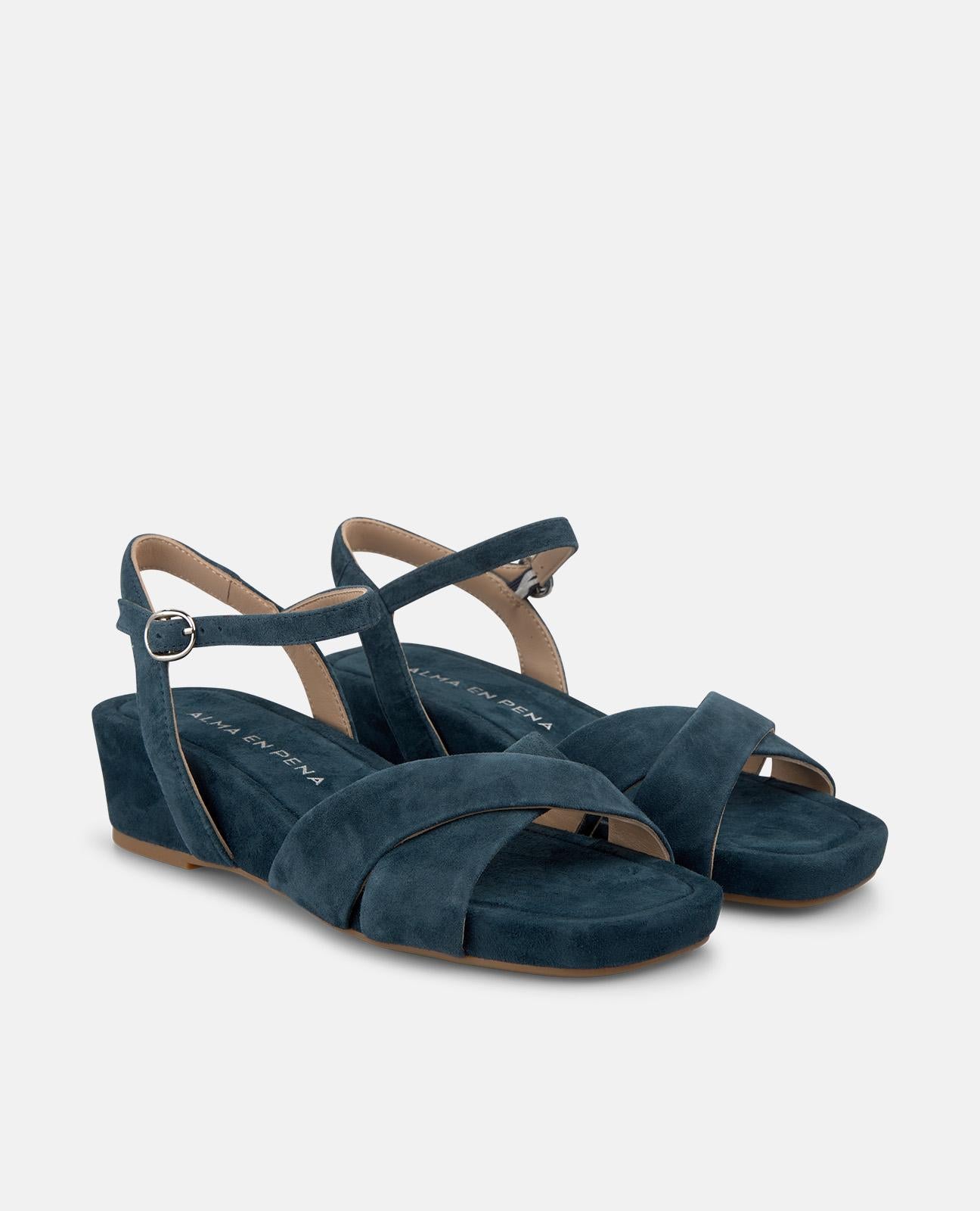 alma-en-pena-alfa-62487-keil-sandalen-mit-kreuzriemen-blau image 2