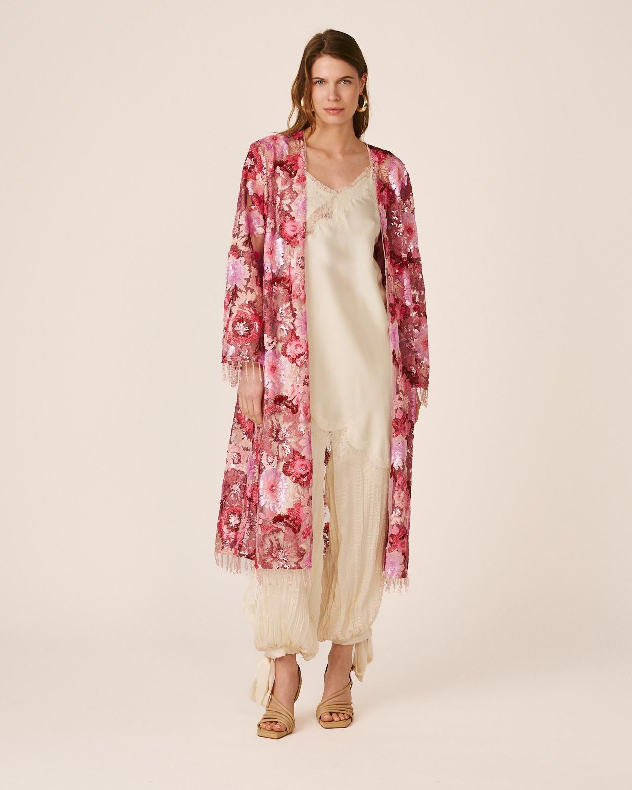 alma-en-pena-floral-kaftan-fuchsia-pailletten image 2