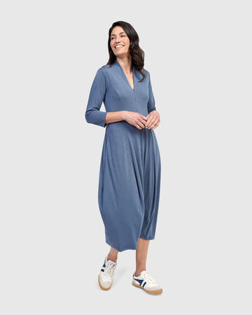 alembika-essential-cocoon-kleid-blue-mist image 2