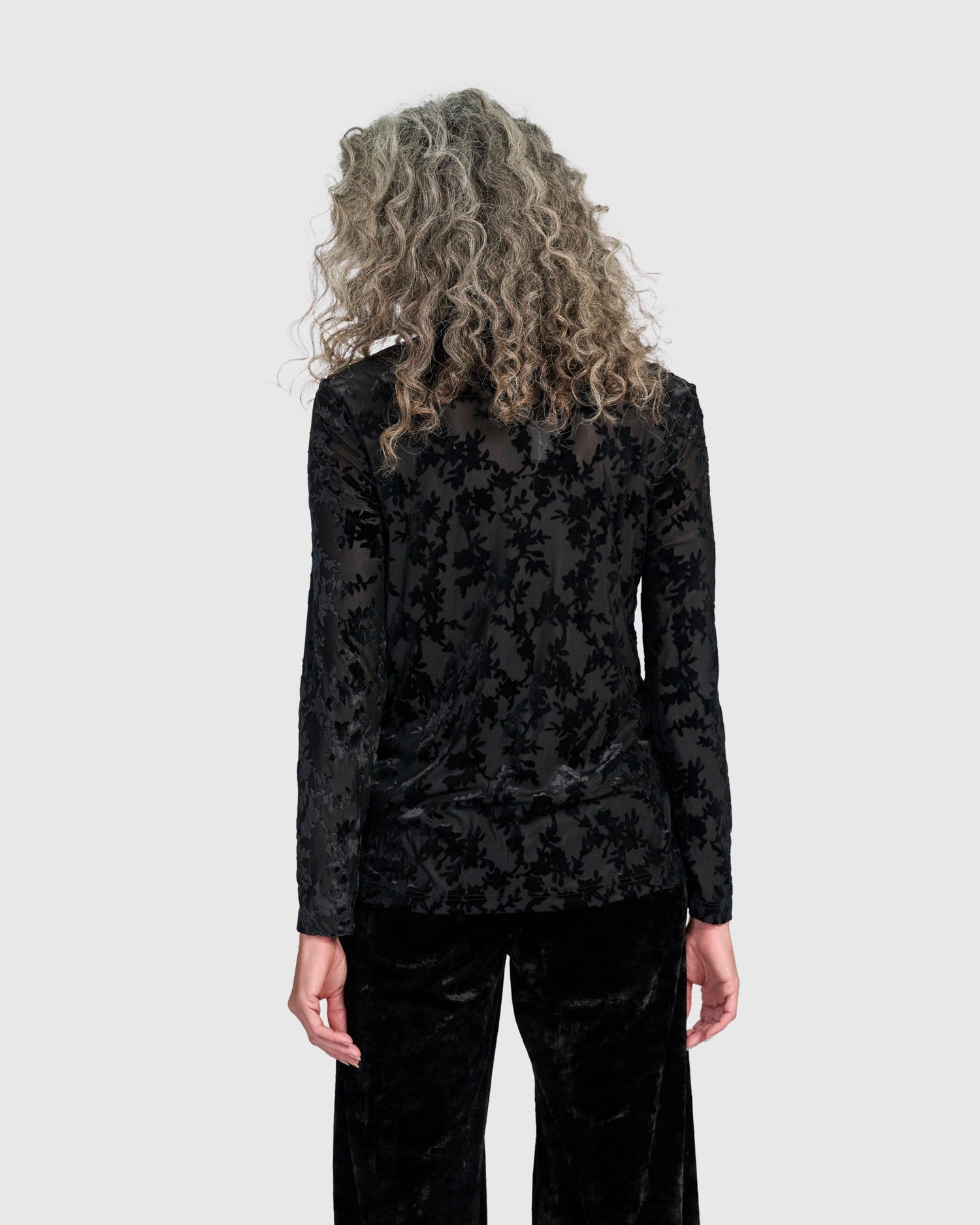 alembika-drawing-room-rollkragen-top-black-flora image 4