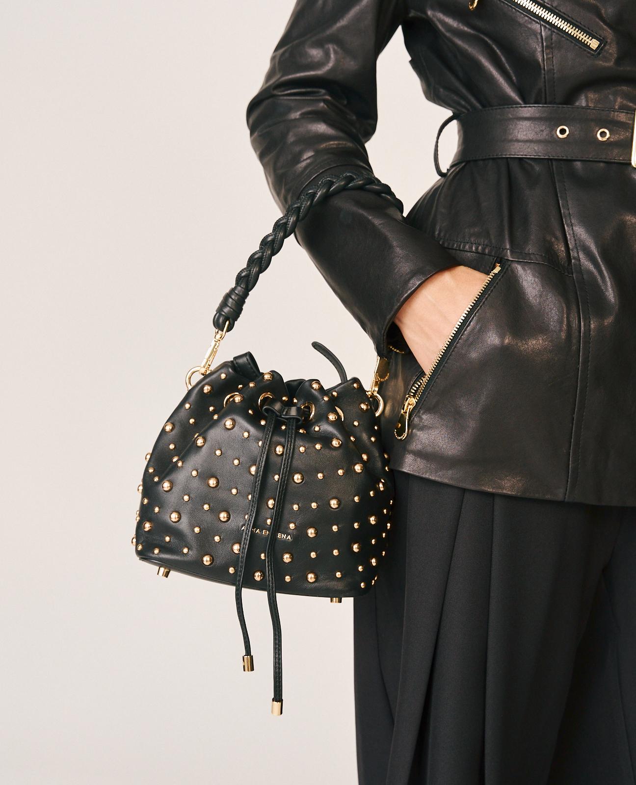 alma-en-pena-napa-leather-candy-bag-damen-beuteltasche-schwarz image 4