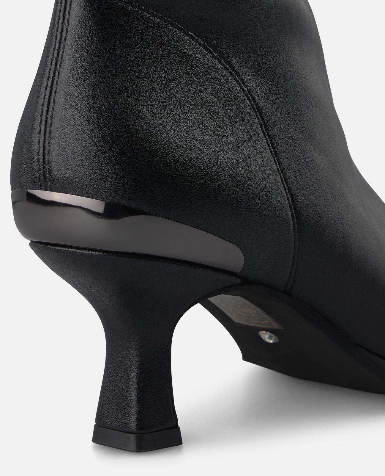 alma-en-pena-zipper-closure-heeled-ankle-boots-schwarze-stiefeletten-6-cm-tricht image 4