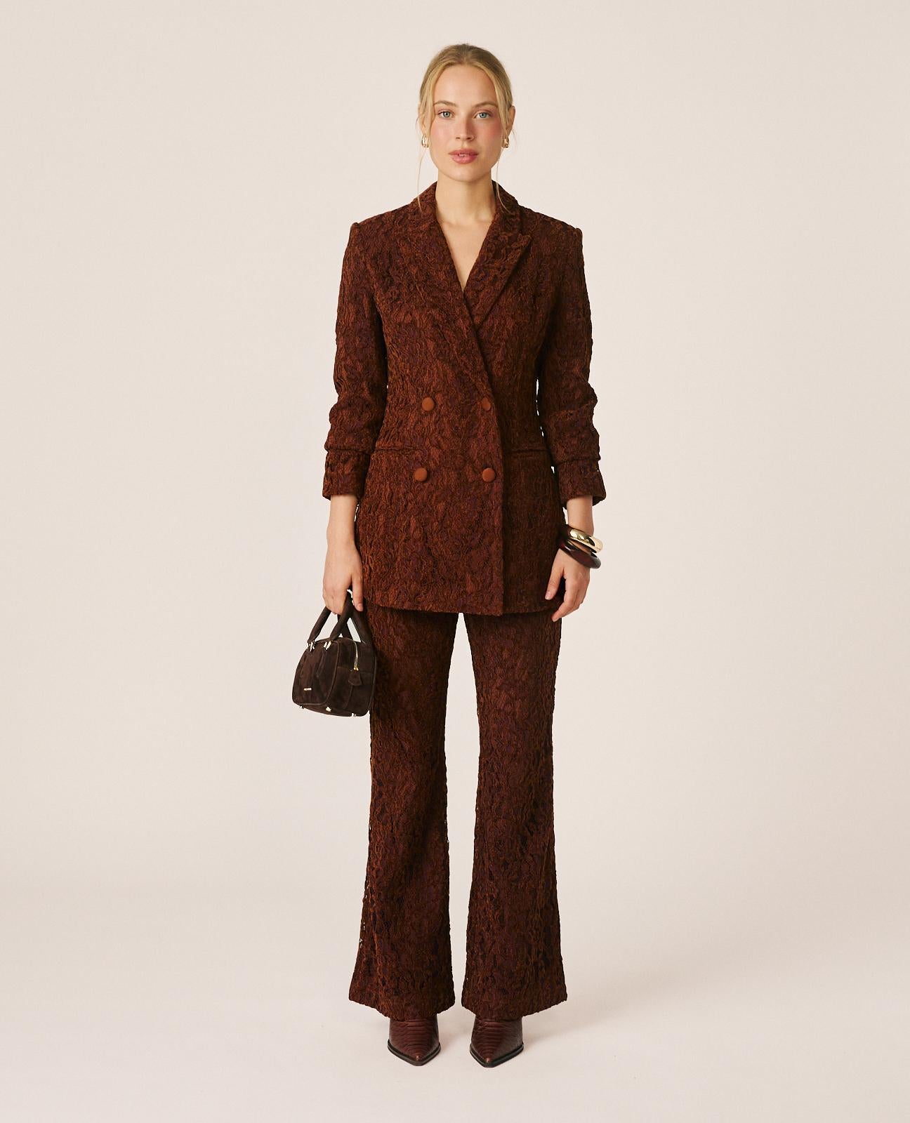 alma-en-pena-velvet-lace-blazer-aus-samt-spitze-in-braun image 2