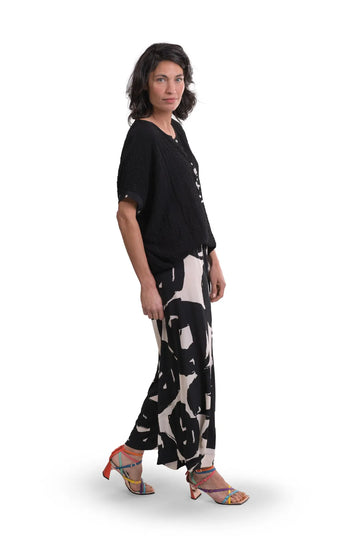 alembika-henley-crepe-top-schwarz-knopfleiste image 4