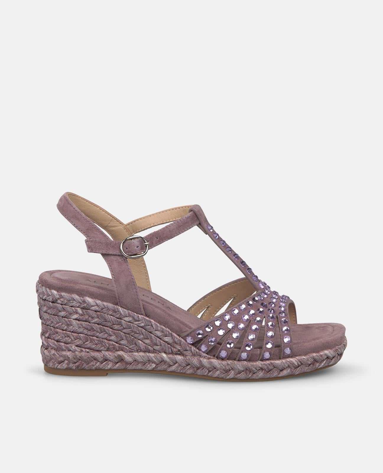 alma-en-pena-geflochtene-keilsandalen-lavendel-mit-strass-7-cm image 1