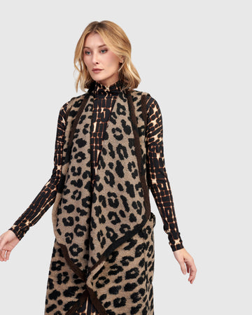 alembika-savage-cozy-draped-weste-leopard-strickweste-lang image 6