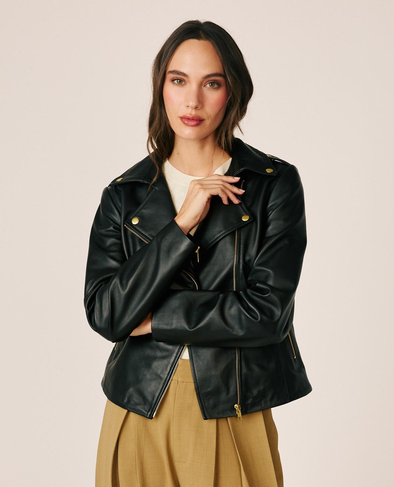 alma-en-pena-bikerjacke-aus-nappa-leder-mit-nieten-und-ziersteinen-schwarz image 2