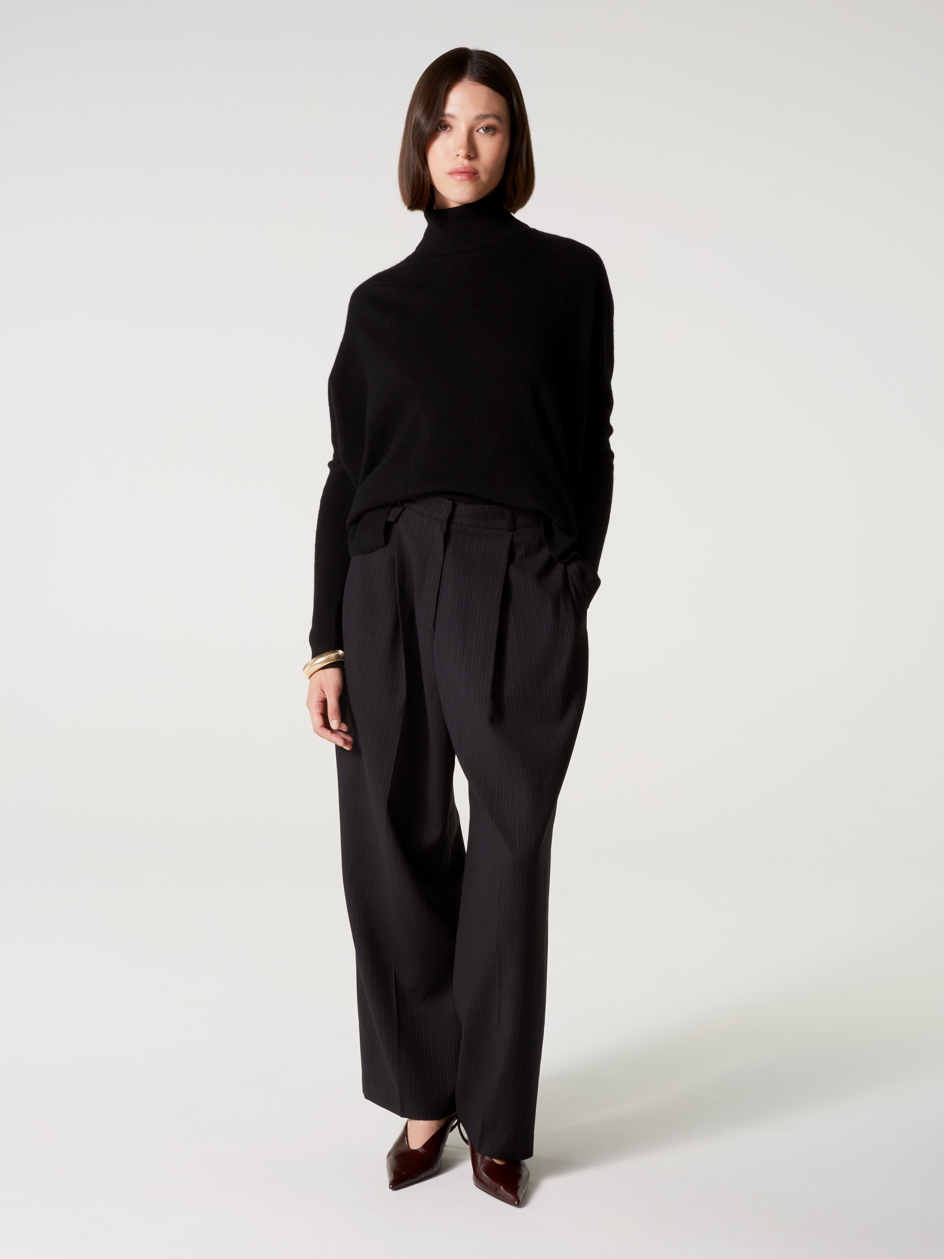 absolut-clara-poncho-pullover-damen-kaschmir-rollkragen-schwarz image 2